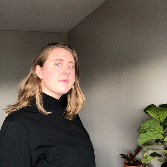 Meet your Posher, Maeve - Picture 1 of 1